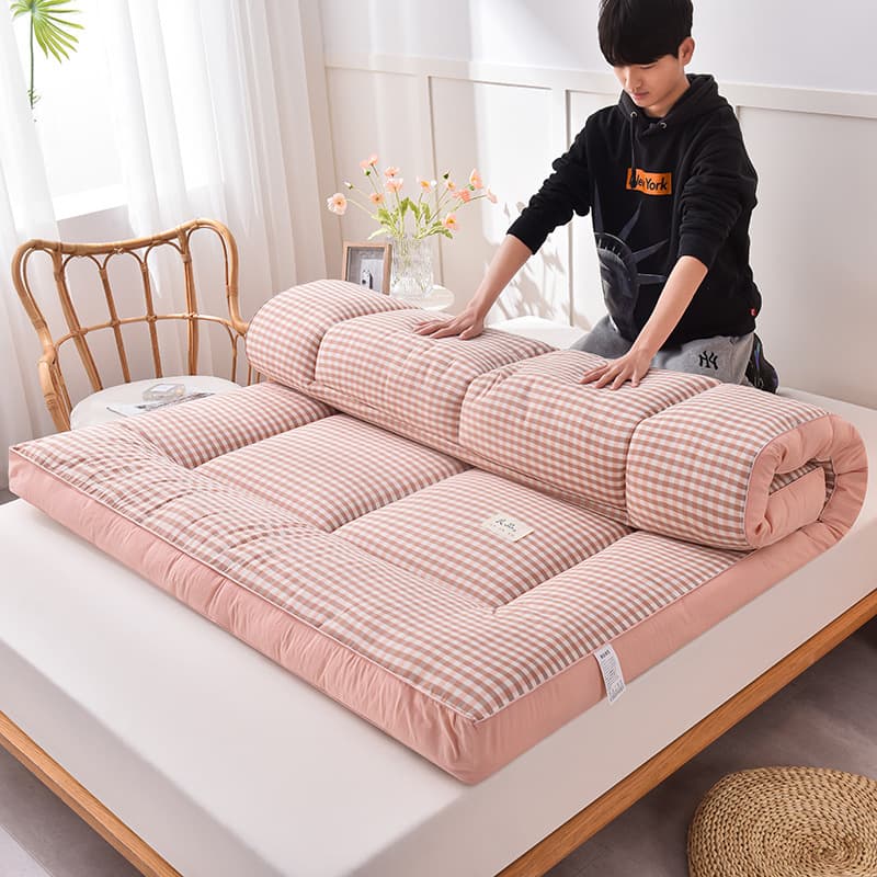 Cross-border Yarn-dyed 3D Feather Velvet Mattress, New Plaid Bed Quilt, Home Tatami Soft Pad, Student Dorm Quilt