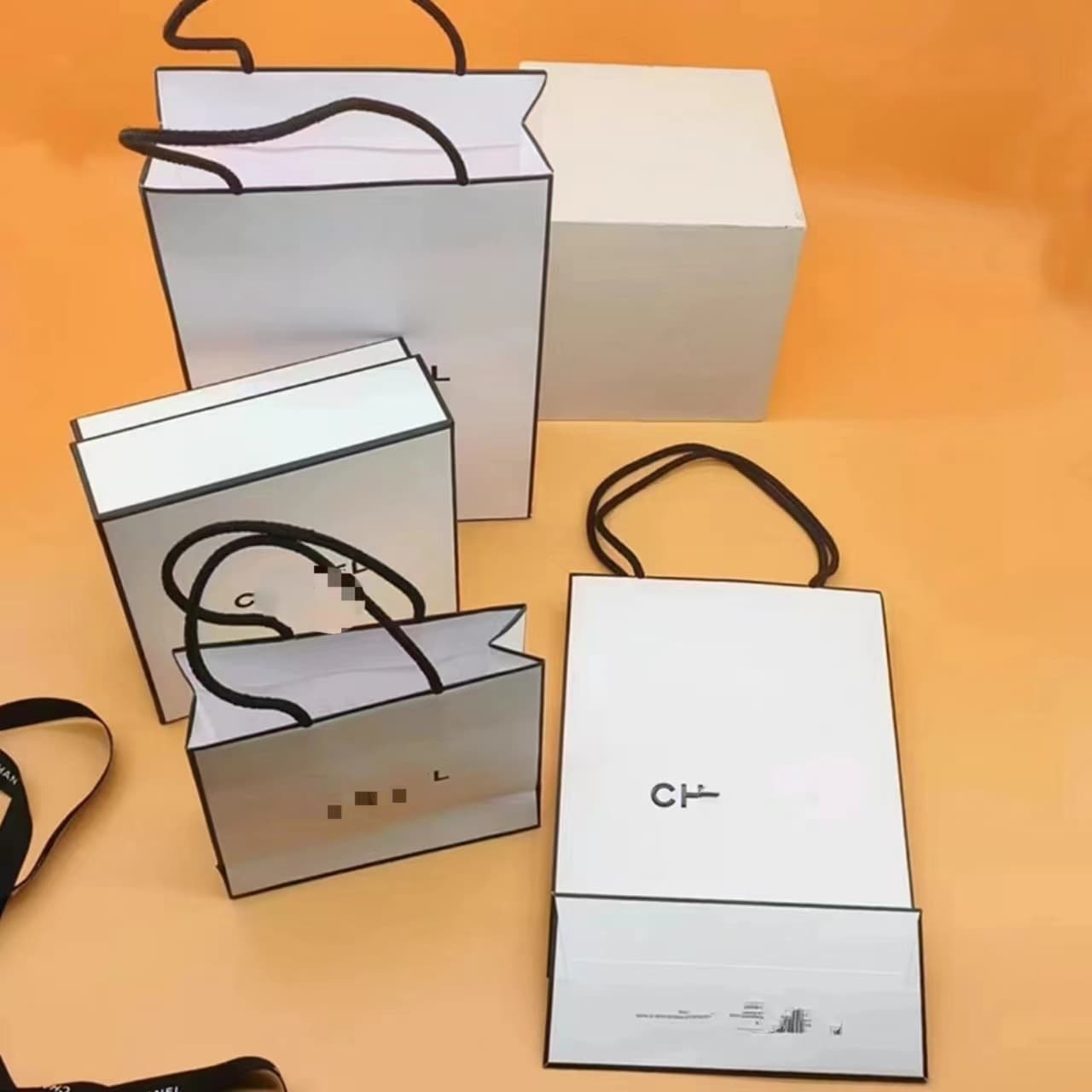 CH boutique Chanel lipstick perfume gift box gift bag, Chanel perfume lipstick, original gift box gift bag