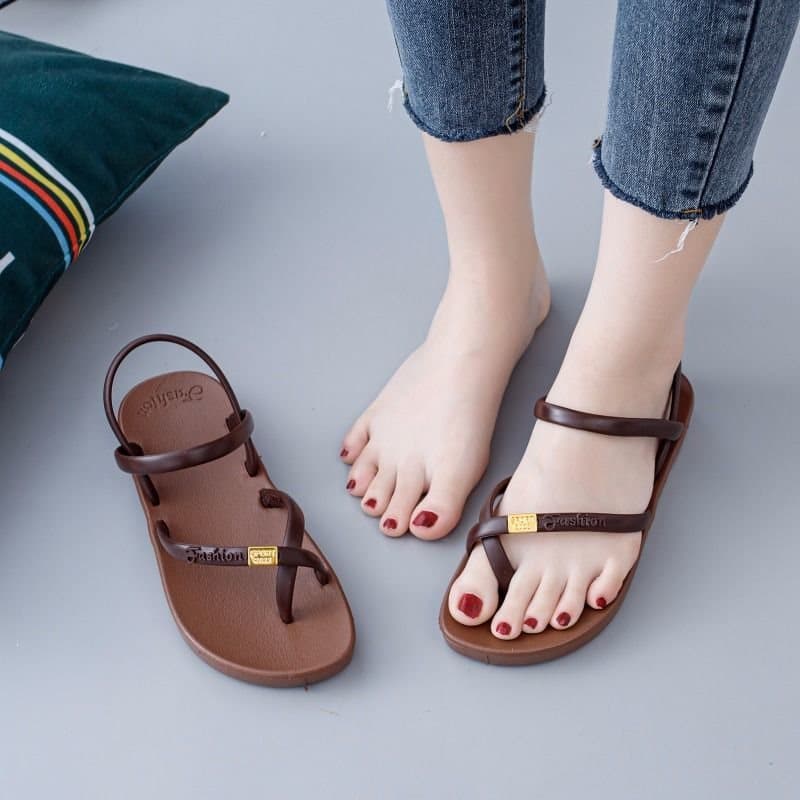 Women's Sandals Outdoor Fashion Toe Clip Waterproof Strap Casual Flat Sandals for Middle and Older Students Ladies