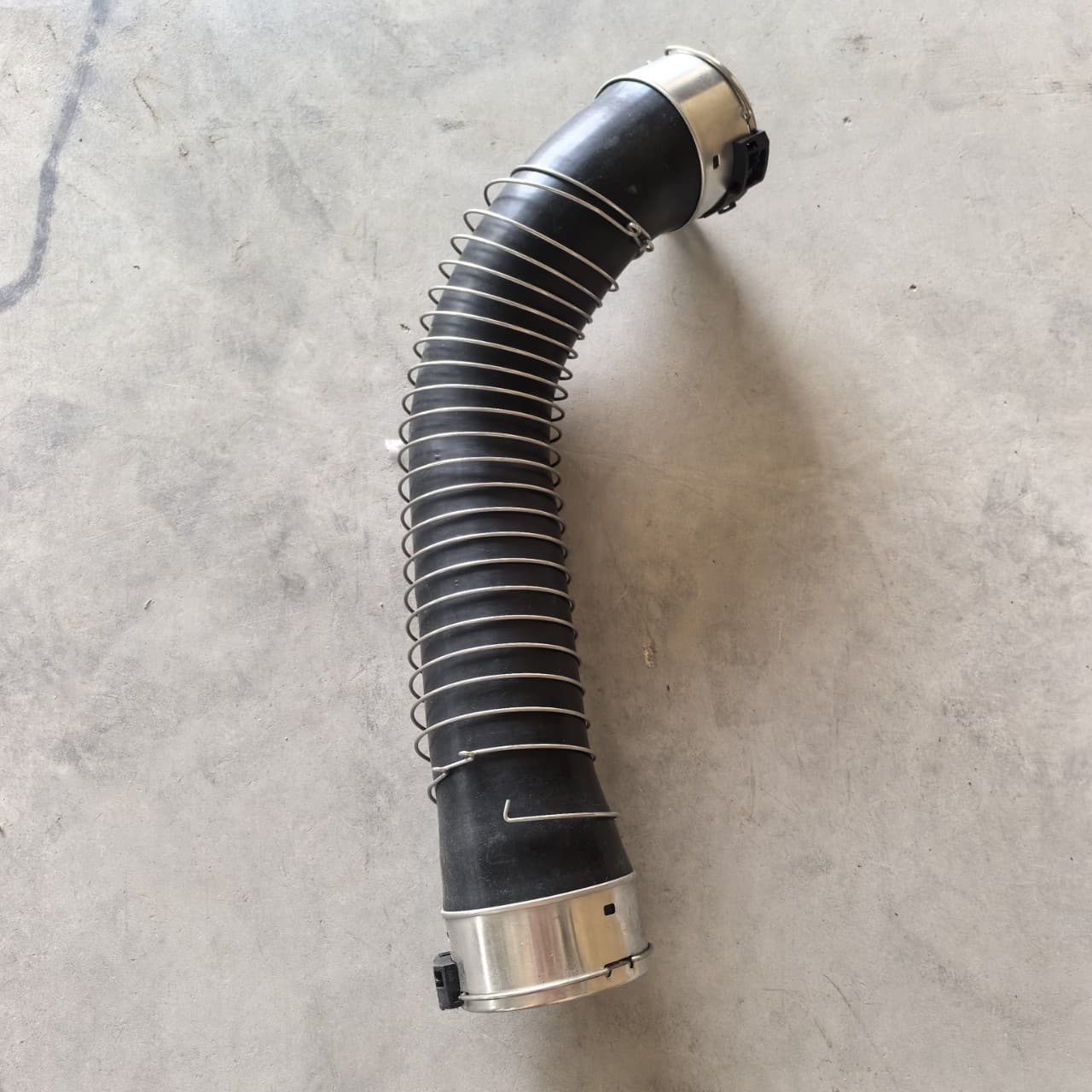 In Stock OE 144633XN8A 14463-3XN8A Intercooler Hose for Nissan NV350 URVAN