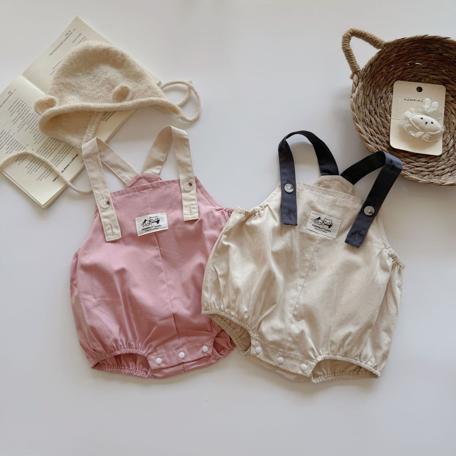 2025 Autumn New Arrival Baby Boys and Girls Korean Style Suspender Bodysuit Fashionable Suspender Triangle Crawling Suit