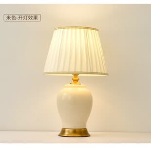 Nordic Luxury American Retro Ceramic Table Lamp New Chinese Style Bedroom Bedside Lamp Showroom High-End Decorative Table Lamp