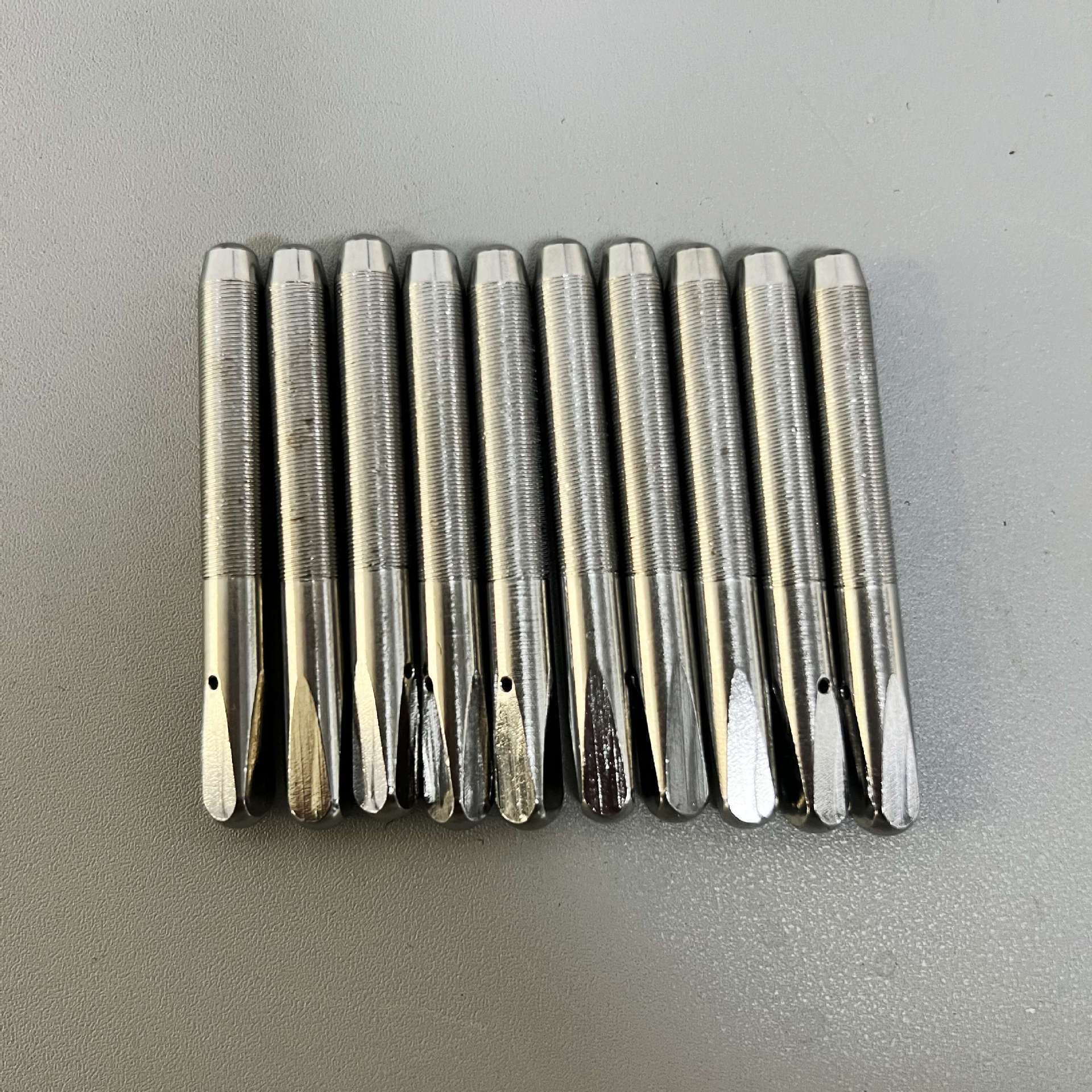 Piano accessories, tuning tools, pegs, needles, pegs, pegs, pegs, pins, one dollar each