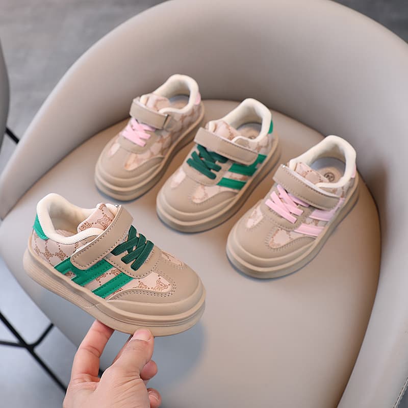 Girls Learning to Walk Shoes Soft Bottom Covered Toe Spring Autumn Season Kids Footwear 1 to 3 Years Old Boys Board Shoes