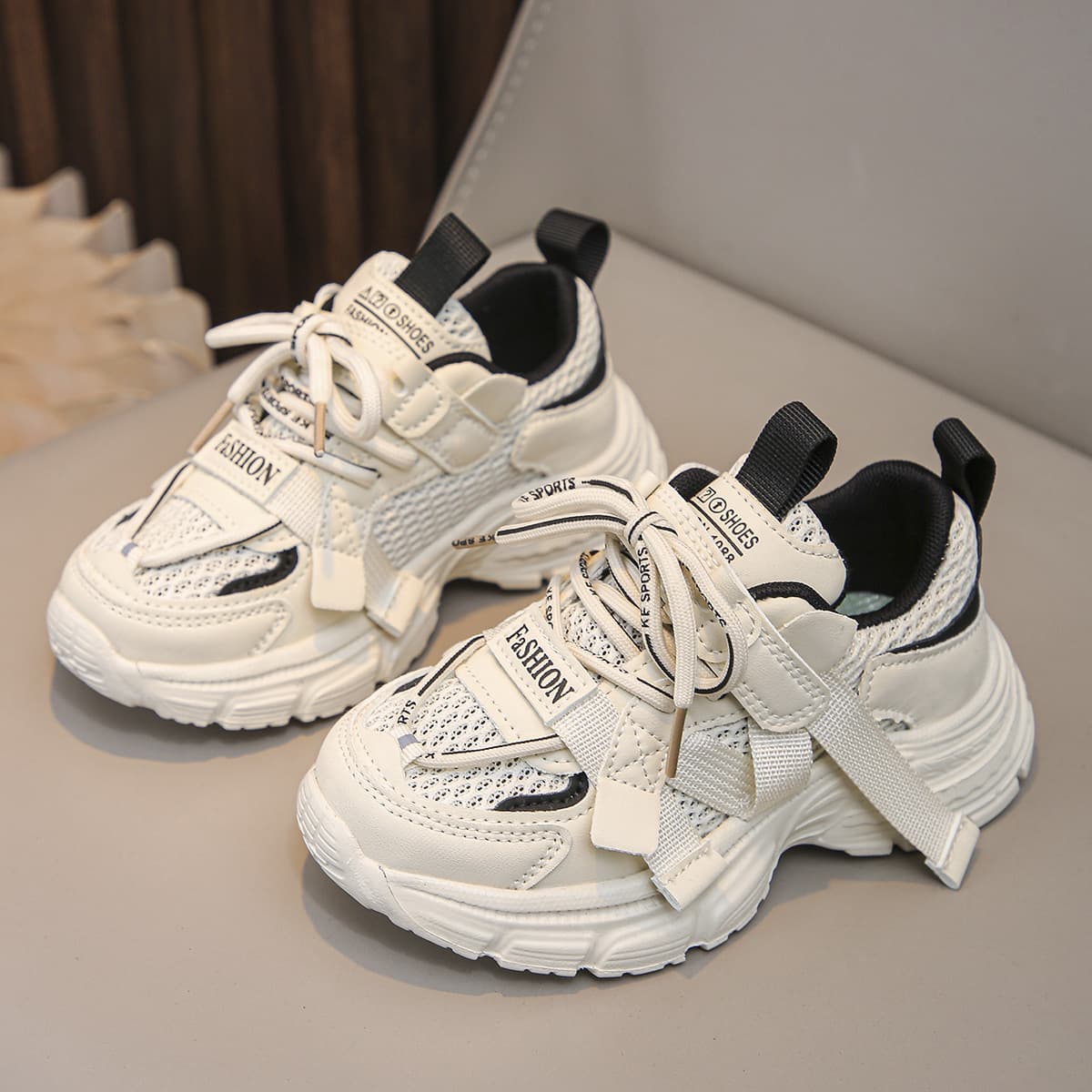 2025 Spring Children's Sports Shoes Boys Mesh Shoes New Soft Sole Breathable Girls Shoes Middle and Big Kids Versatile Dad Sneakers