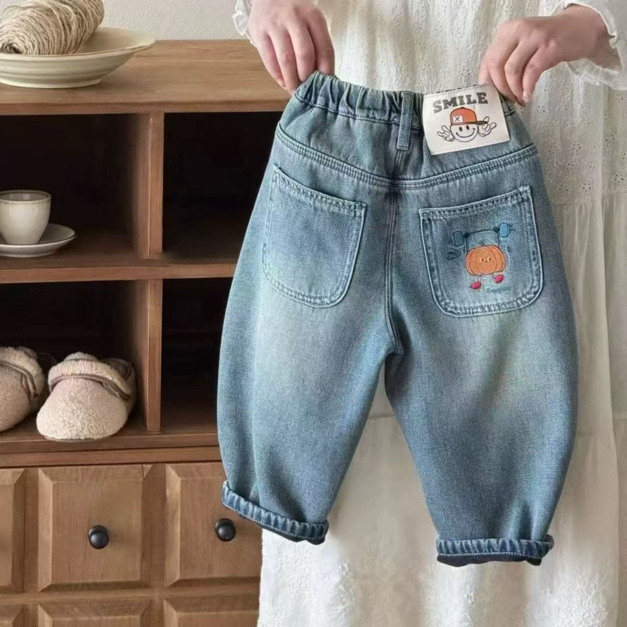 Children's Velvet Jeans, Versatile Autumn and Winter New Style Boys' Korean Style One-Piece Velvet Jeans, Baby Girl's Casual Pants