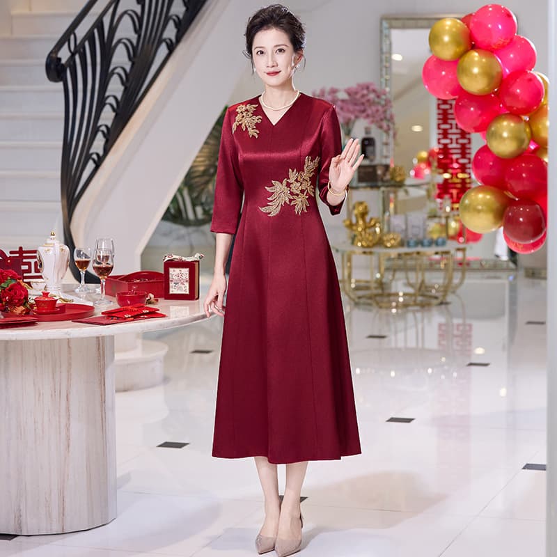 New summer dress for mother-in-law's wedding banquet, elegant and stylish for young mothers and sons.
