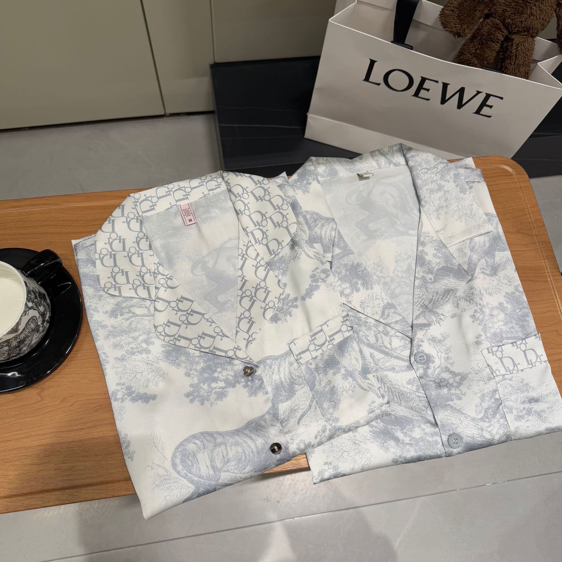 D Brand Printed French-Style Light Luxury Pajamas for Women, Ice Silk Spring and Autumn Ink Painting Lapel Loungewear, Can Be Worn Outside, Couple's Set