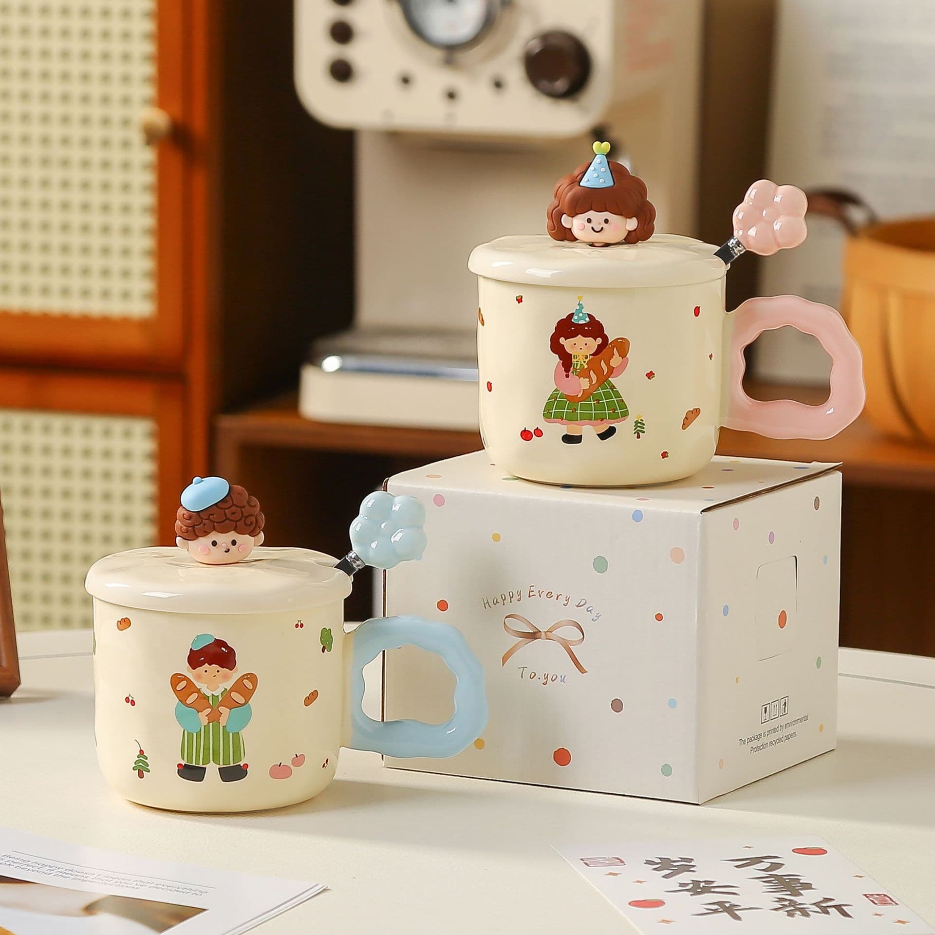 Creative cartoon ceramic mug with lid, cute and good-looking girl couple water cup, souvenir birthday gift