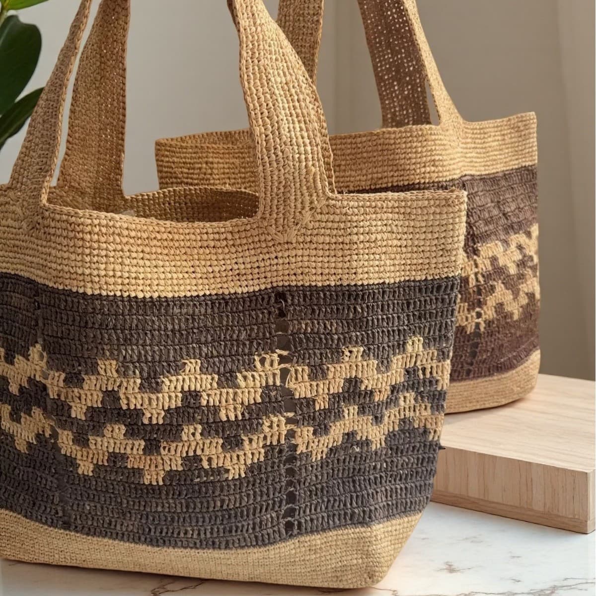 Women's high-quality raffia hand-crocheted shoulder bag contrasting striped wave tote bag vacation style beach bag