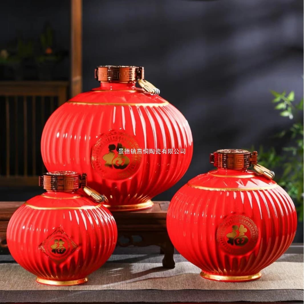 Jingdezhen ceramic wine jars in 3, 5, and 10 jin sizes, New Year lantern-shaped containers