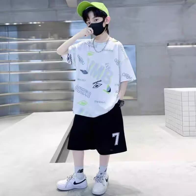 Boys' summer short-sleeved 2025 Korean version of the new medium and large children's quick-drying and handsome children's summer thin basketball T sports