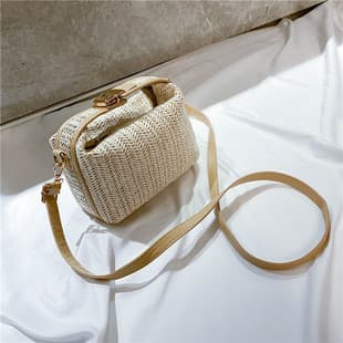 Spring and Summer Small Bag for Women 2026 New Korean Version Versatile Crossbody Bag, Simple Fresh Single Shoulder Straw Woven Handbag