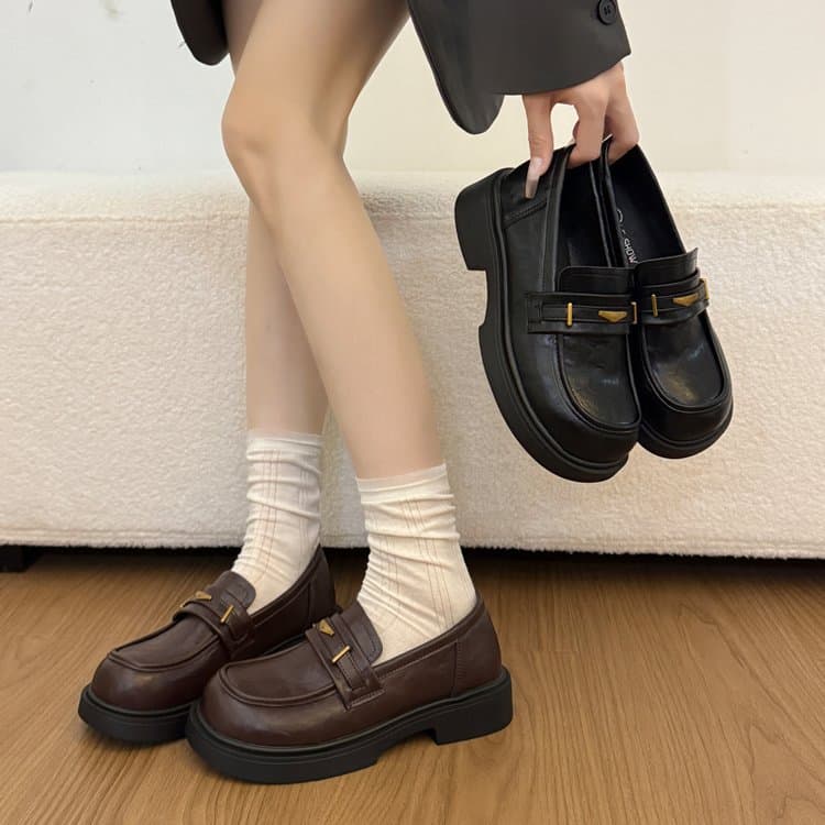 Thick-sole Loafer Shoes for Women 2026 New Style British Mary Jane Leather Shoes for Dresses. Wholesale Available