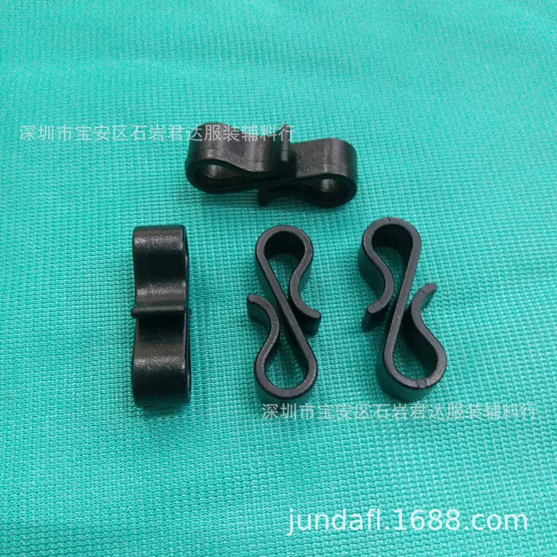 In Stock Christmas Light Clip S-Shaped Small Hook Christmas Decoration Clip Plastic S-Shaped Double-Ended Hook Fastener Clip