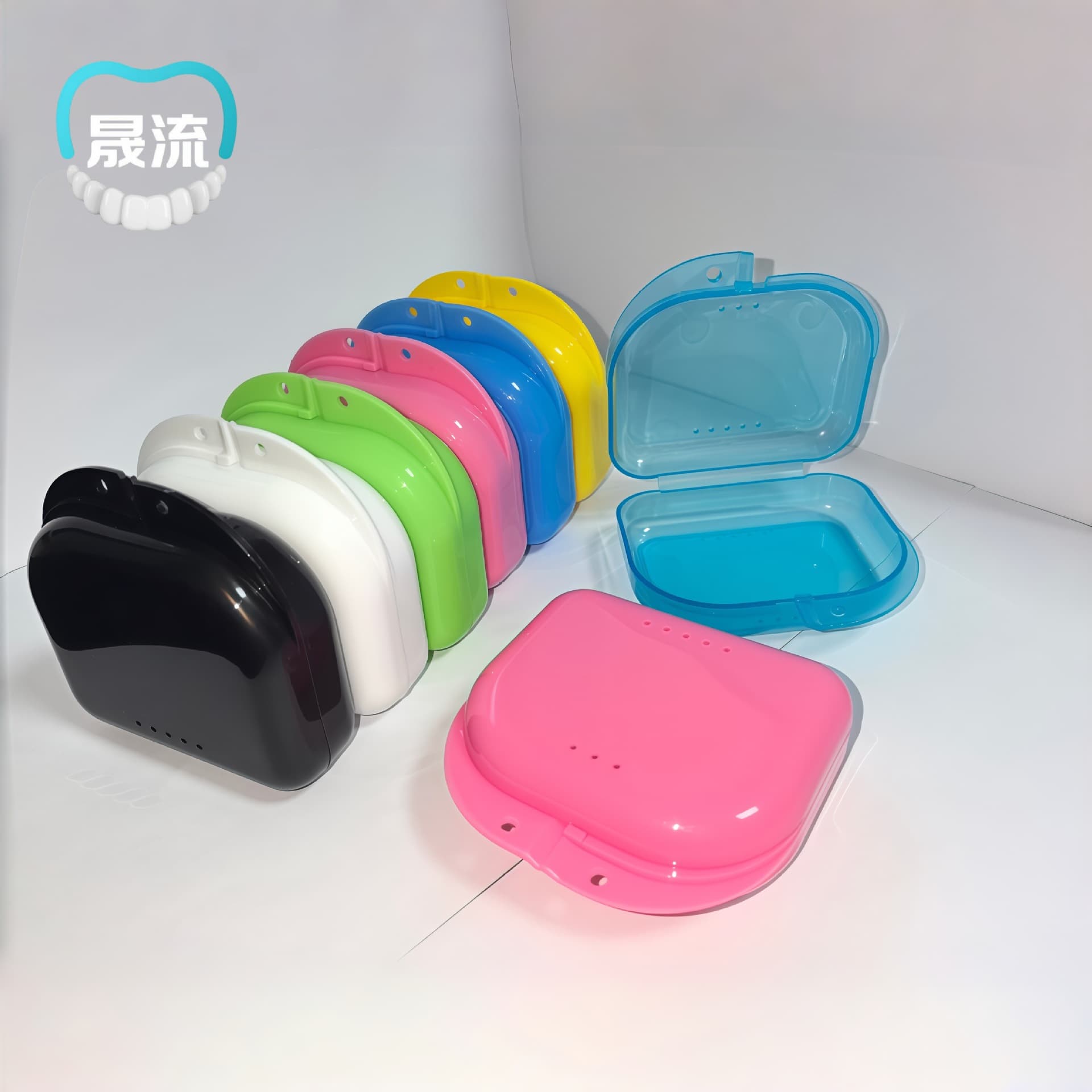 Factory Wholesale Portable Plastic Denture Case with Holes, False Teeth Box, Retainer Case, Orthodontic Retainer Holder