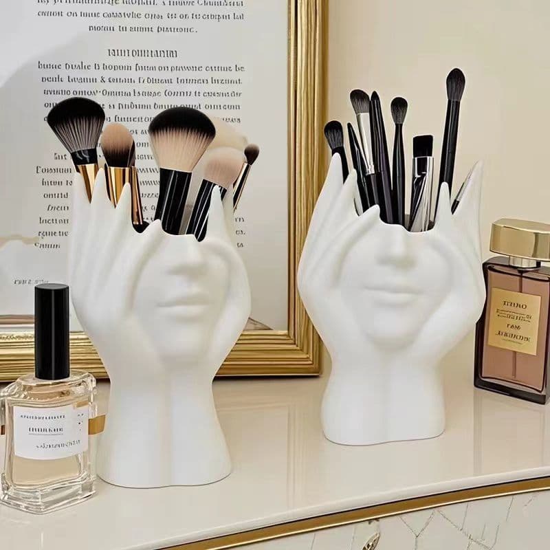 Cross-border Creative Human Body Art Shape Office Supplies Desktop Multifunctional Storage Pen Holder Makeup Brush Holder Decoration