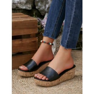 European and American Fashion Plus Size Thick Sole Sandal Slippers Roman Retro Style White Platform Sole Slippers Versatile Women's Shoes for Outdoor Wear