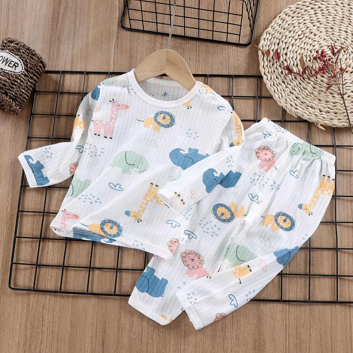 Kids Cotton Pajamas Long-Sleeve Homewear Set for Boys and Girls, Cartoon Summer Thin Style Baby Air Conditioning Wear