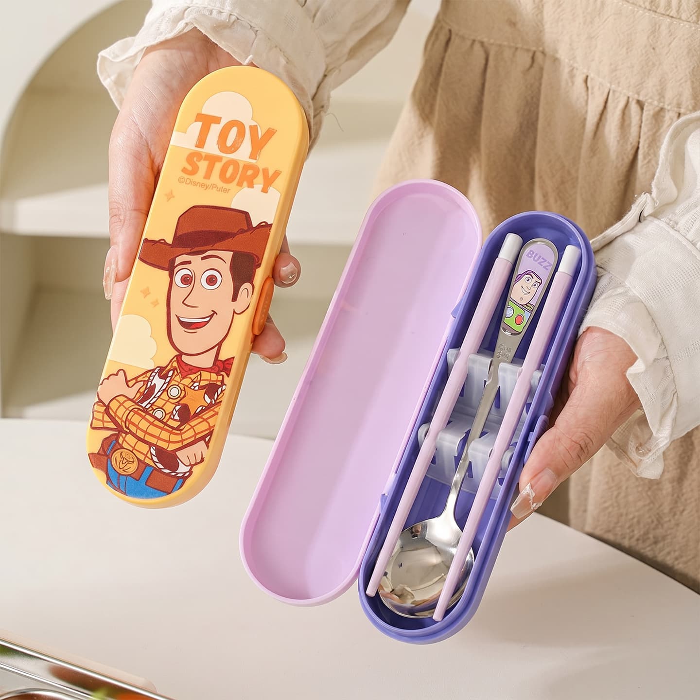 Disney Toy Story joint spoon and chopsticks portable cutlery box for children going to school, two pieces of stainless steel spoons and chopsticks