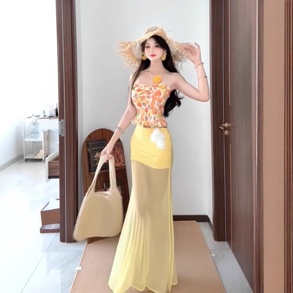 Summer Vacation Style Off-Shoulder Crop Top and Skirt Two-Piece Set for Women, Very Flattering and Slimming Hot Girl Outfit