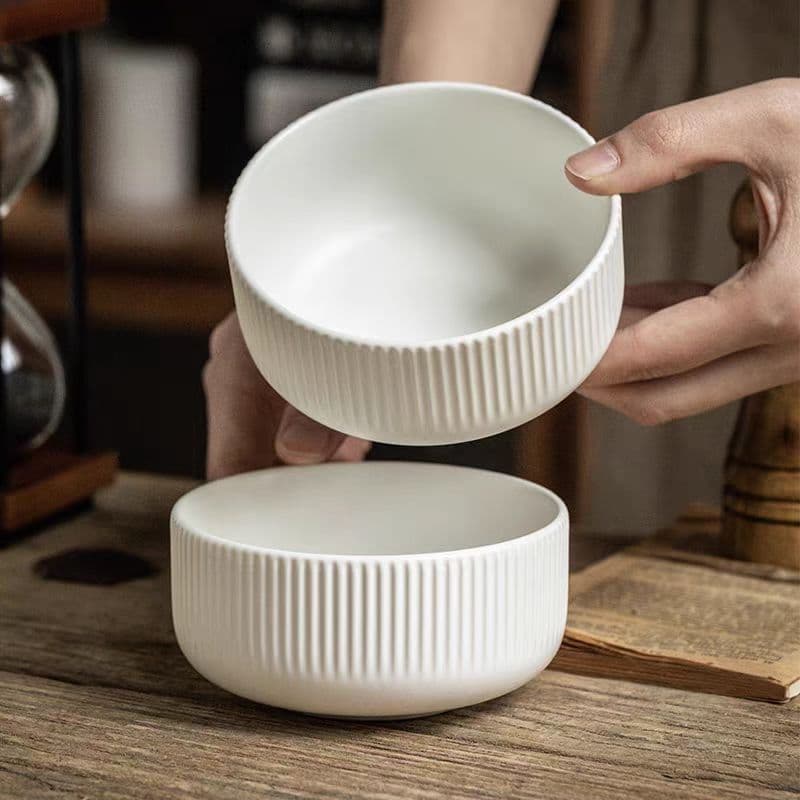 Japanese-style simple white ceramic bowl set for home use, suitable for rice, noodles, salad, and soup