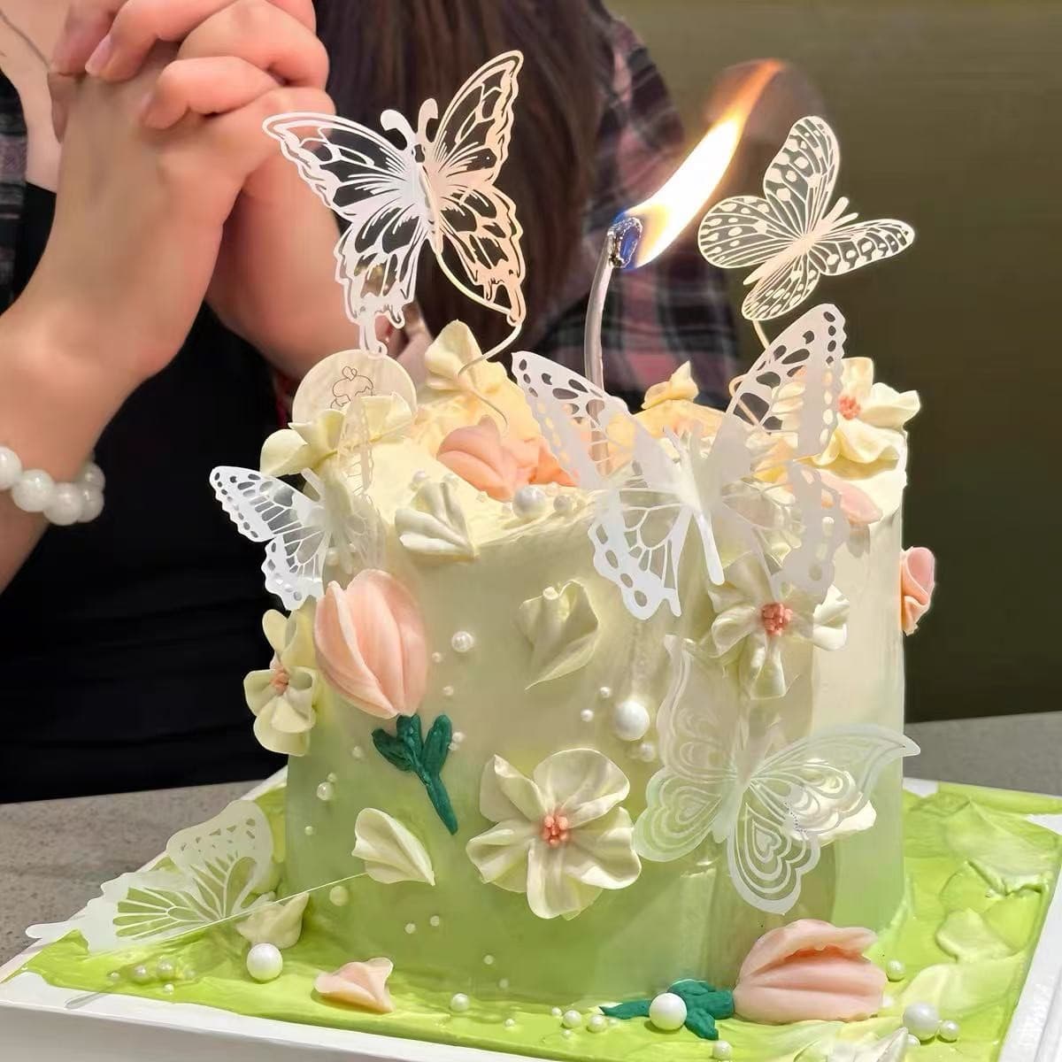 Trendy Beautiful Butterfly Cake Decoration for Women's Birthday Party Festive PVC Iridescent Butterfly Dessert Table Party Decor