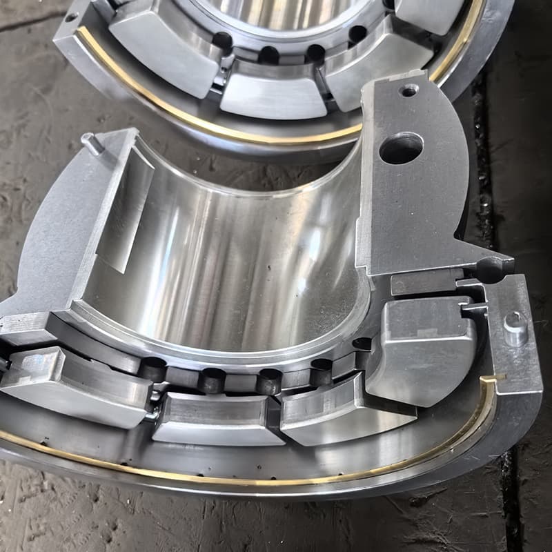 Manufacturer wholesale supplier of steam turbine bearings, high-voltage motor bearings, Babbitt alloy bearings, and fan bearings.