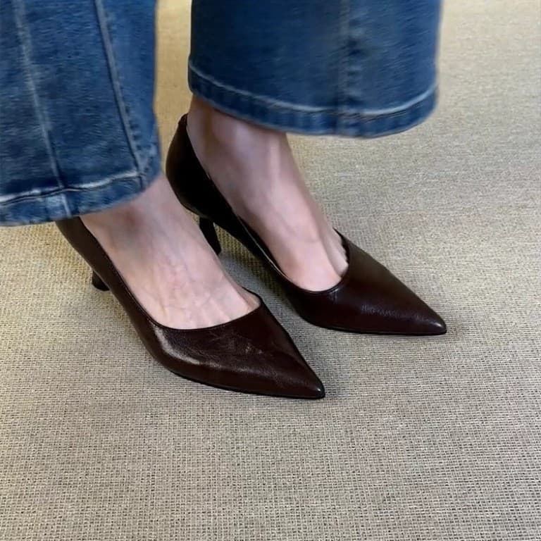 Sheepskin Black High-Heeled Shoes for Women, Cat Heel, 2026 New French Style Pointed Toe Mid-Heel Single Shoes, Professional Shallow Mouth Women's Shoes