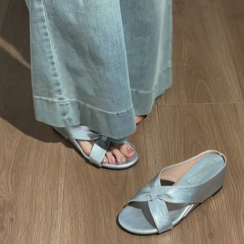 Small Size Platform Wedge Slide Sandals for Women Summer 2026 New Style to Match Dresses Comfortable Casual Slippers
