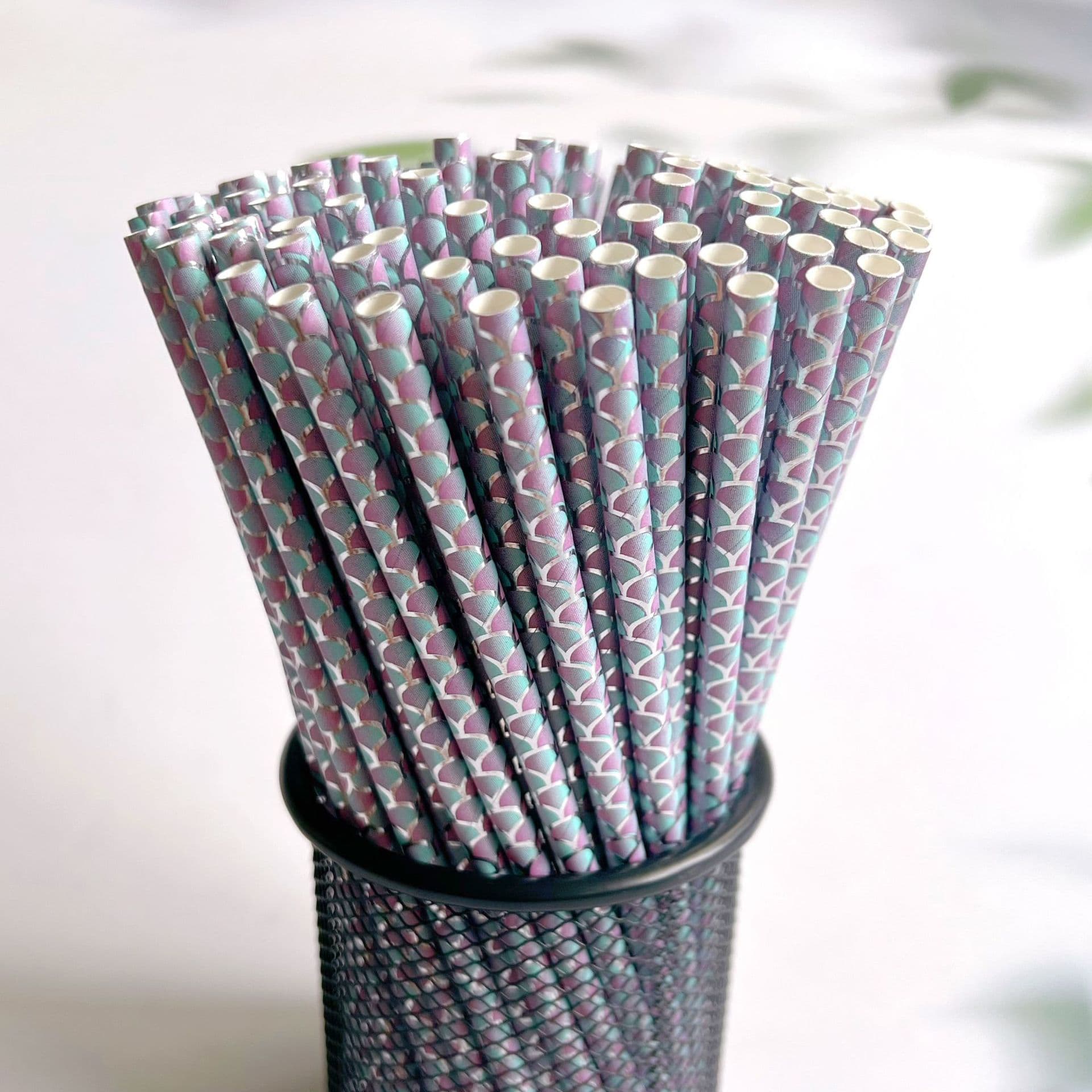 New paper straws, disposable biodegradable eco-friendly paper straws, fish scale pattern for dessert milk tea party decorations.