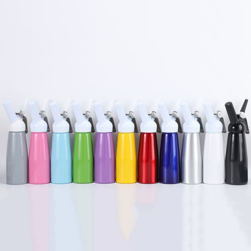 Manufacturer Wholesale Cream Whipper, Fresh Cream Frother, Cake Whipping Gun, Cream Bottle