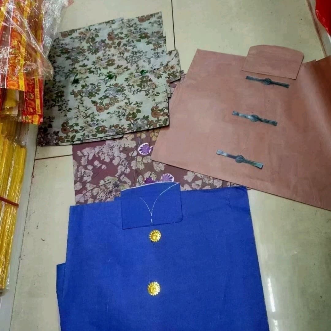 Paper clothes, funeral and ancestor worship supplies, paper cold clothes, Qingming Festival, cold clothes, festival sacrifices, handmade clothes, paper single clothes suit