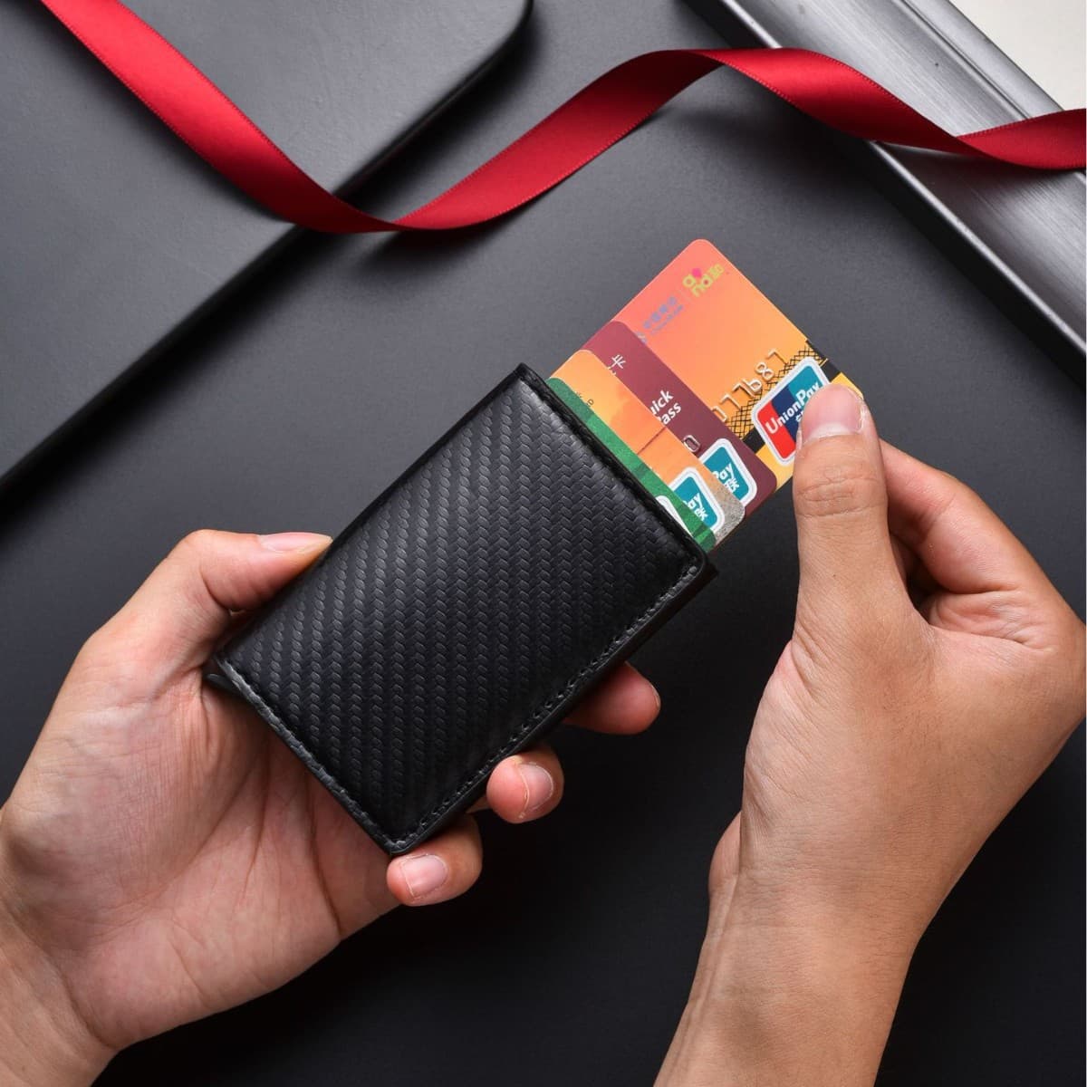 Cross-border men's card holder anti-theft brush ultra-thin carbon fiber business elastic card aluminum alloy bank card wallet new style