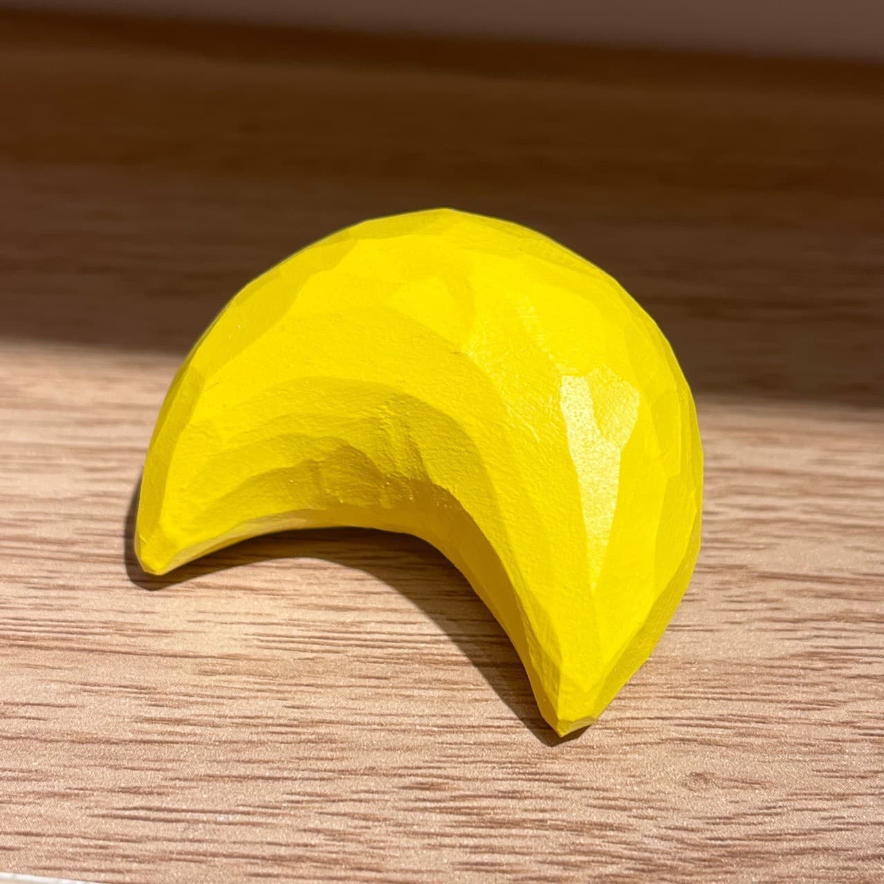 Linden wood carving moon, suitable for children's DIY linden wood carving, can be used in kindergarten linden wood carving.