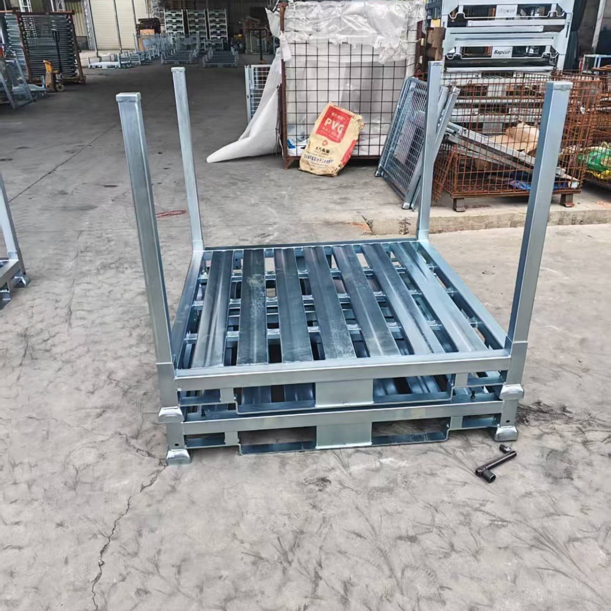 Wuhao stacking rack with insert-type iron frame, detachable and stackable, customizable, with galvanized surface for corrosion and rust prevention.