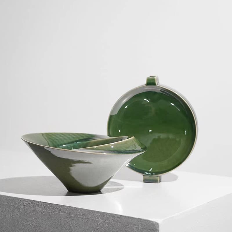 Modern Minimalist Green Ceramic Round Flower Vase for Sales Office, Model Room, Living Room Coffee Table, Dining Table Desktop Soft Decoration