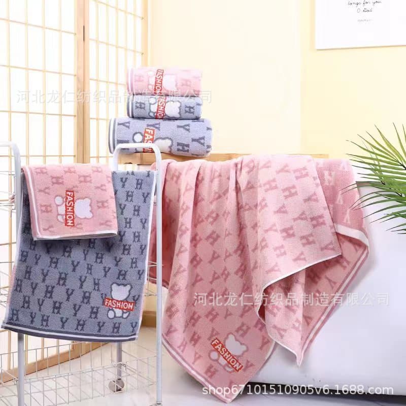 Gaoyang Longren source manufacturer all-cotton bath towels 21-count extra-thick with HY letters, wholesale for hotel stalls and same as hotel quality.