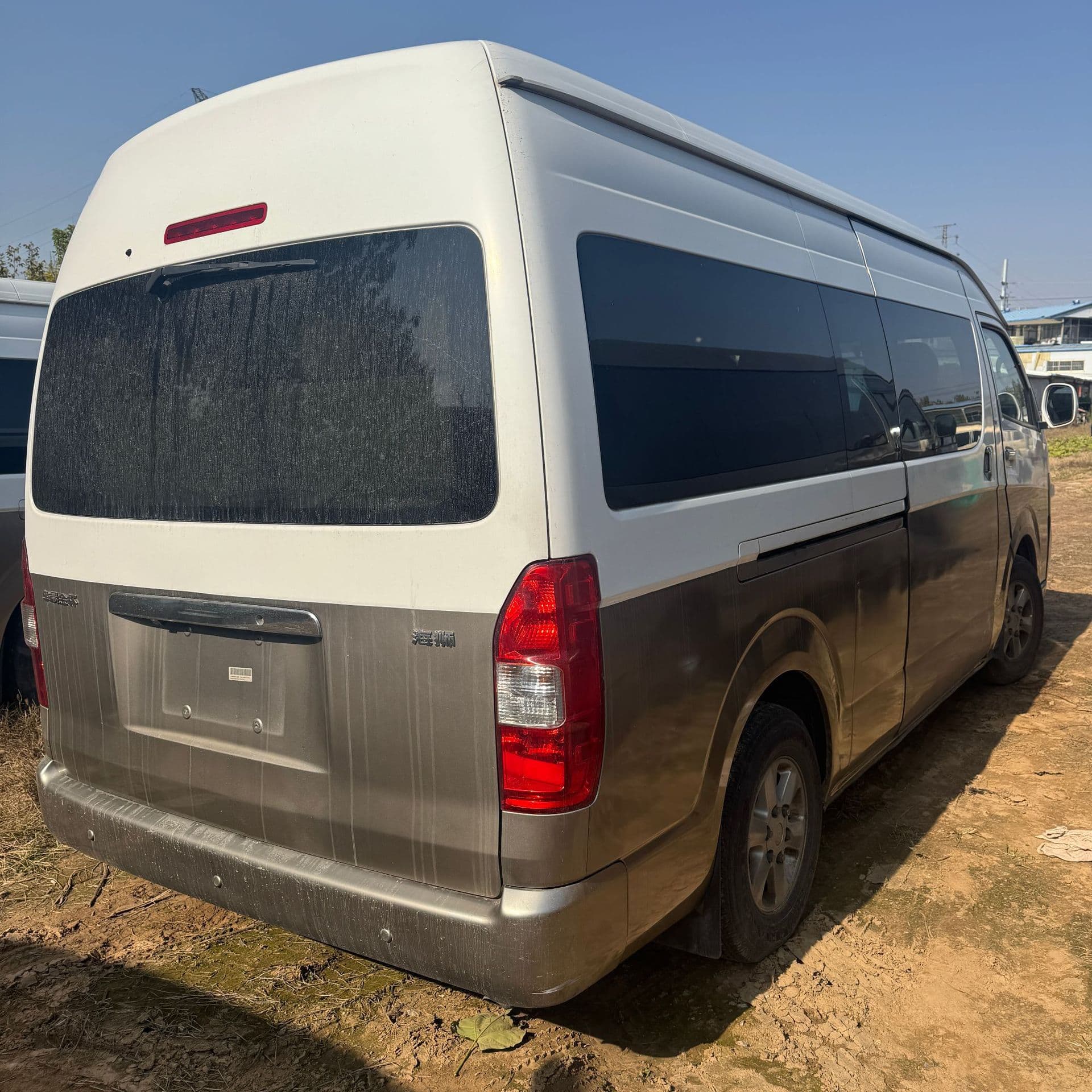 Export Toyota Hiace Small Minibus Coach 23 Seats Coaster Small and Medium Passenger Vehicle Business Commuter