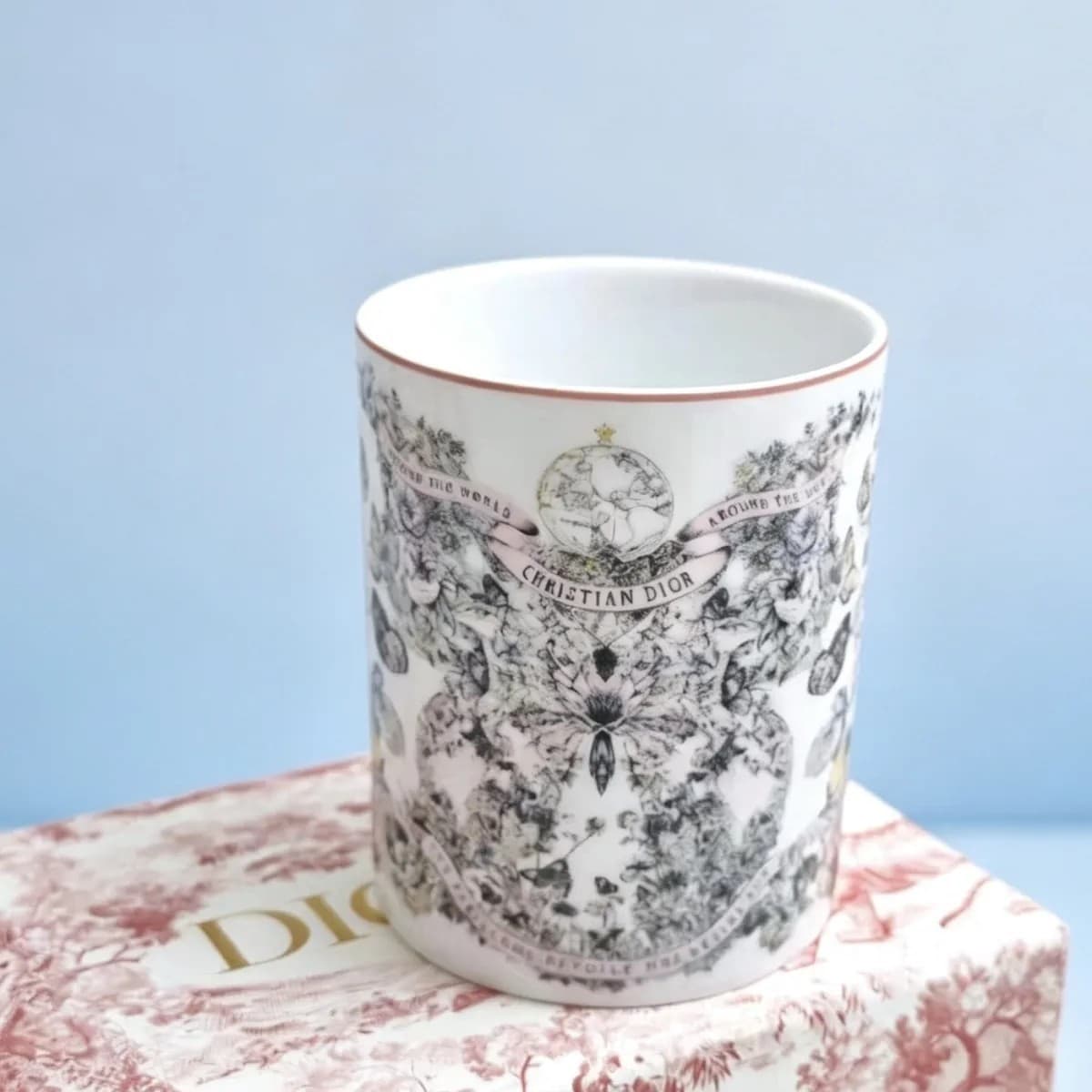 Cross-border Sunlight Scented Candle Creative Bone China Couple Factory Direct Aromatherapy Fragrance Candle Gift Set Souvenir