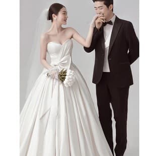 Satin Strapless Light Wedding Dress 2026 New Style Bride Wedding Main Dress Petite High-End French Simple Entrance Gown