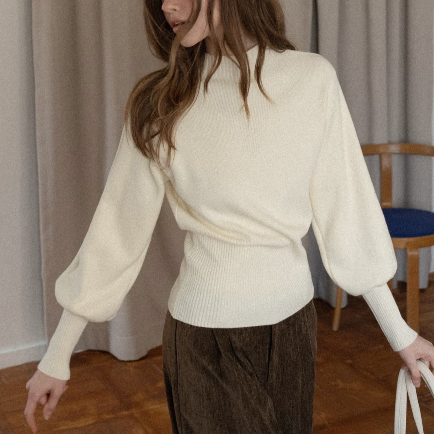 Half turtleneck, slim fit, ribbed bud sleeves, thickened knitted sweater, autumn and winter French style, simple temperament, slimming top