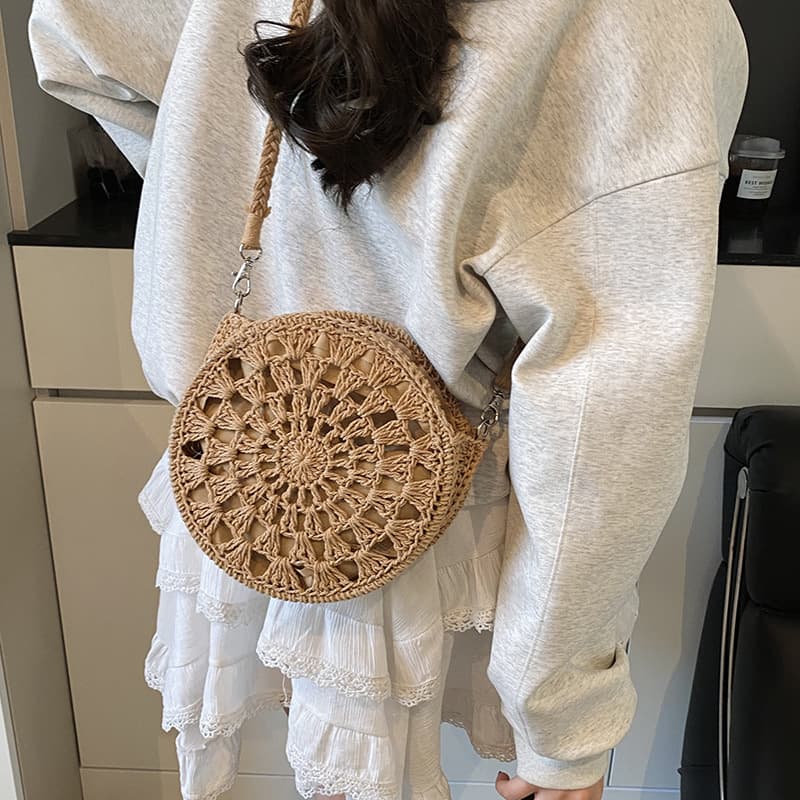 Simple Vacation Beach Handwoven Bag Women 2025 New Round Handbag Shoulder Two-Way Casual Straw Bag