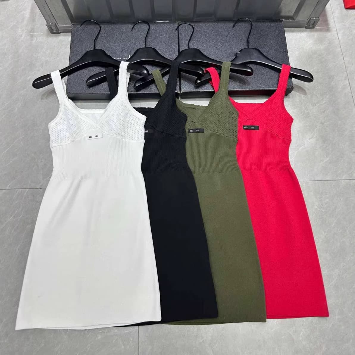 MIU-Style European Autumn New Lace Bustier Hollow Pattern Camisole Dress, Hot Girl Fashion Bodycon Skirt