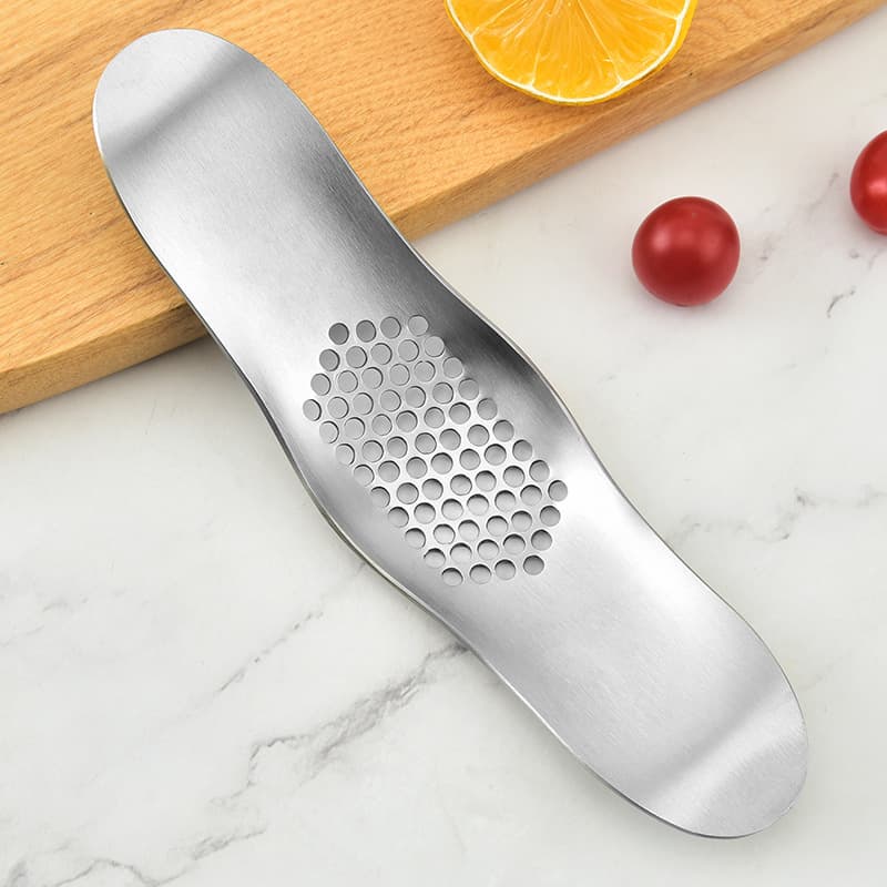 Kitchen Essential Creative Stainless Steel Manual Curved Garlic Masher Boat-Shaped Garlic Crusher Garlic Press Board
