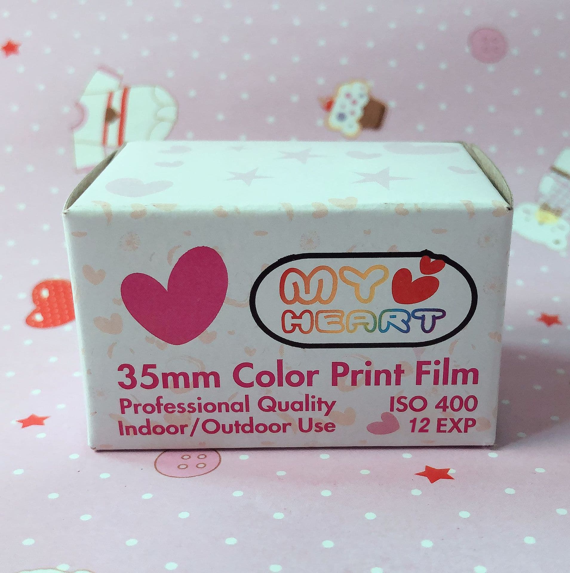 12-exposure 400 ISO color film, retro film with heart design, 135 negative film, suitable for 35mm cameras from the manufacturer
