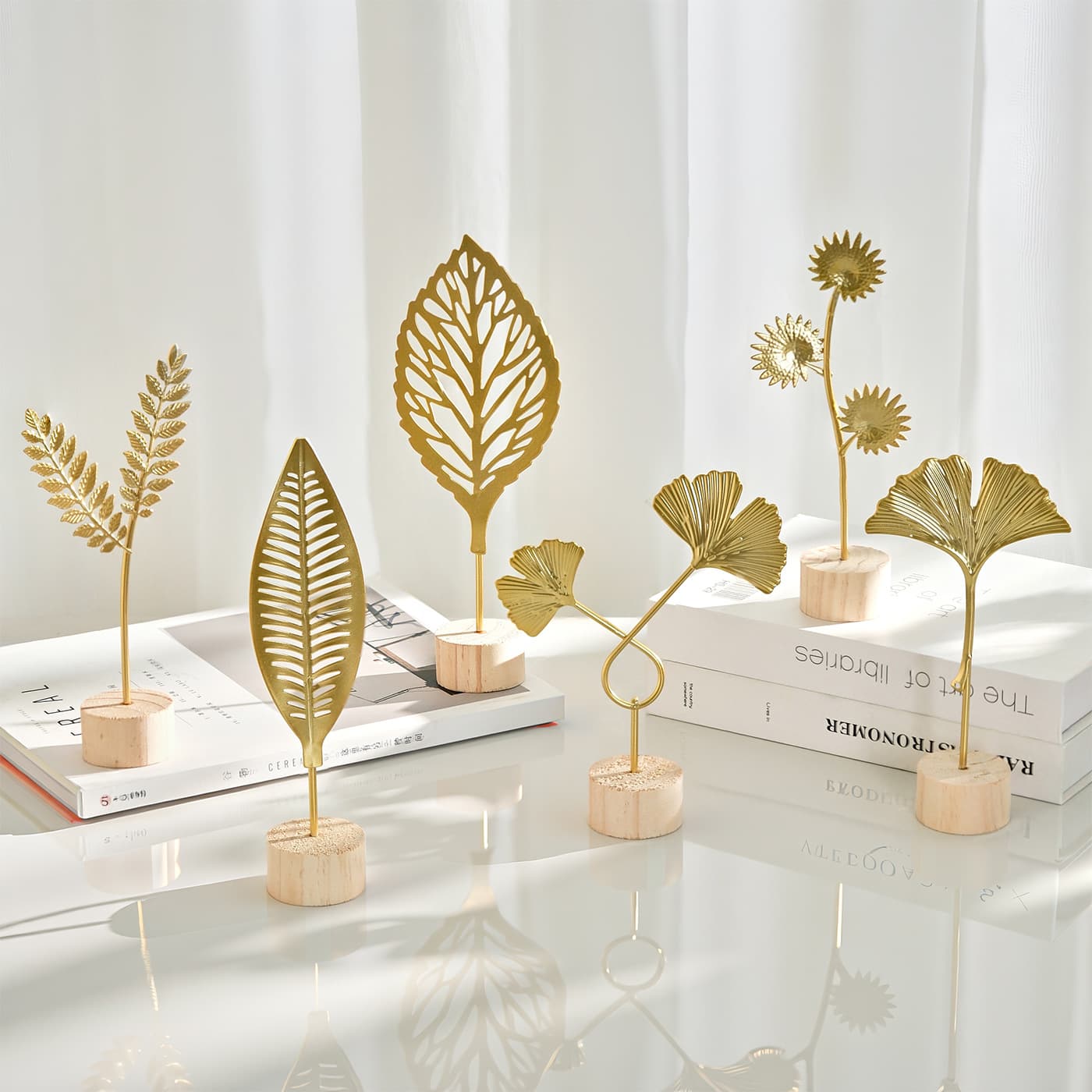 Luxury High-End Craft Creative Home Decor Living Room Entryway Wine Cabinet Ornament Iron Ginkgo Leaf Figurine