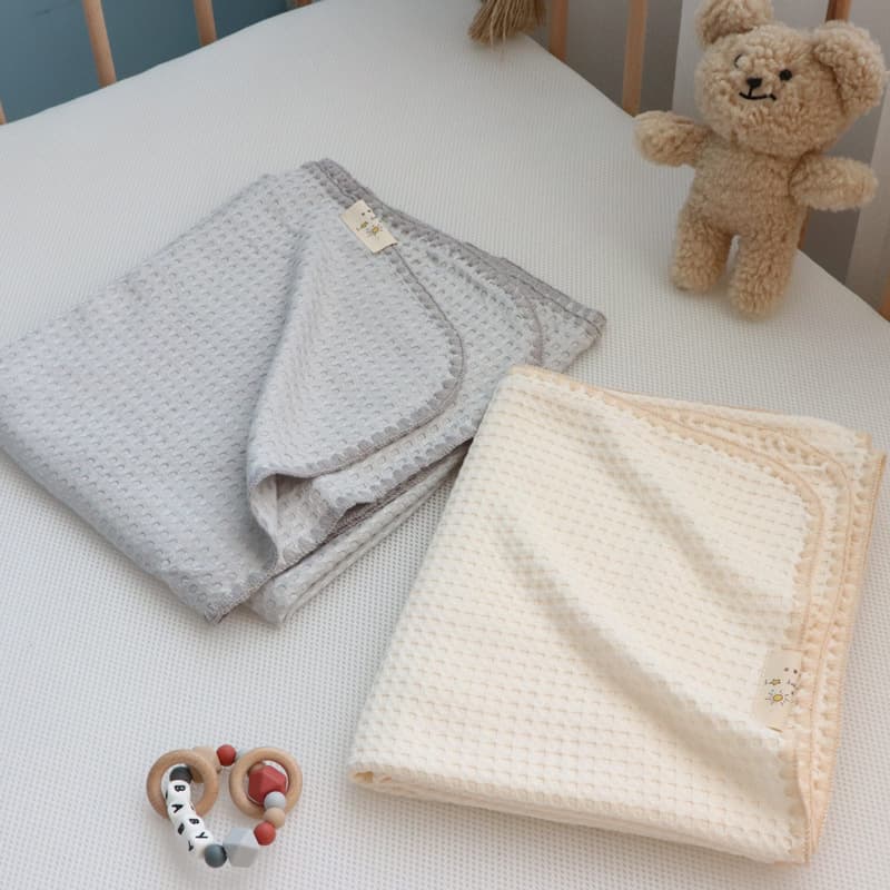 Bamboo fiber children's blanket, waffle cool-feel blanket, baby summer use small quilt, newborn baby summer cool quilt