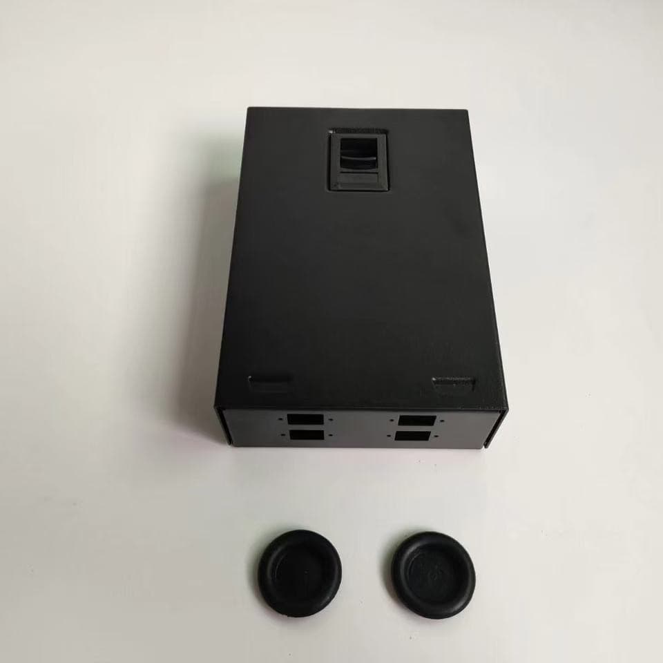 Wholesale wall-mounted 4-port fiber optic cassette, 0.8mm thick, snap-on quick-opening direct-fusion card fiber optic terminal box.
