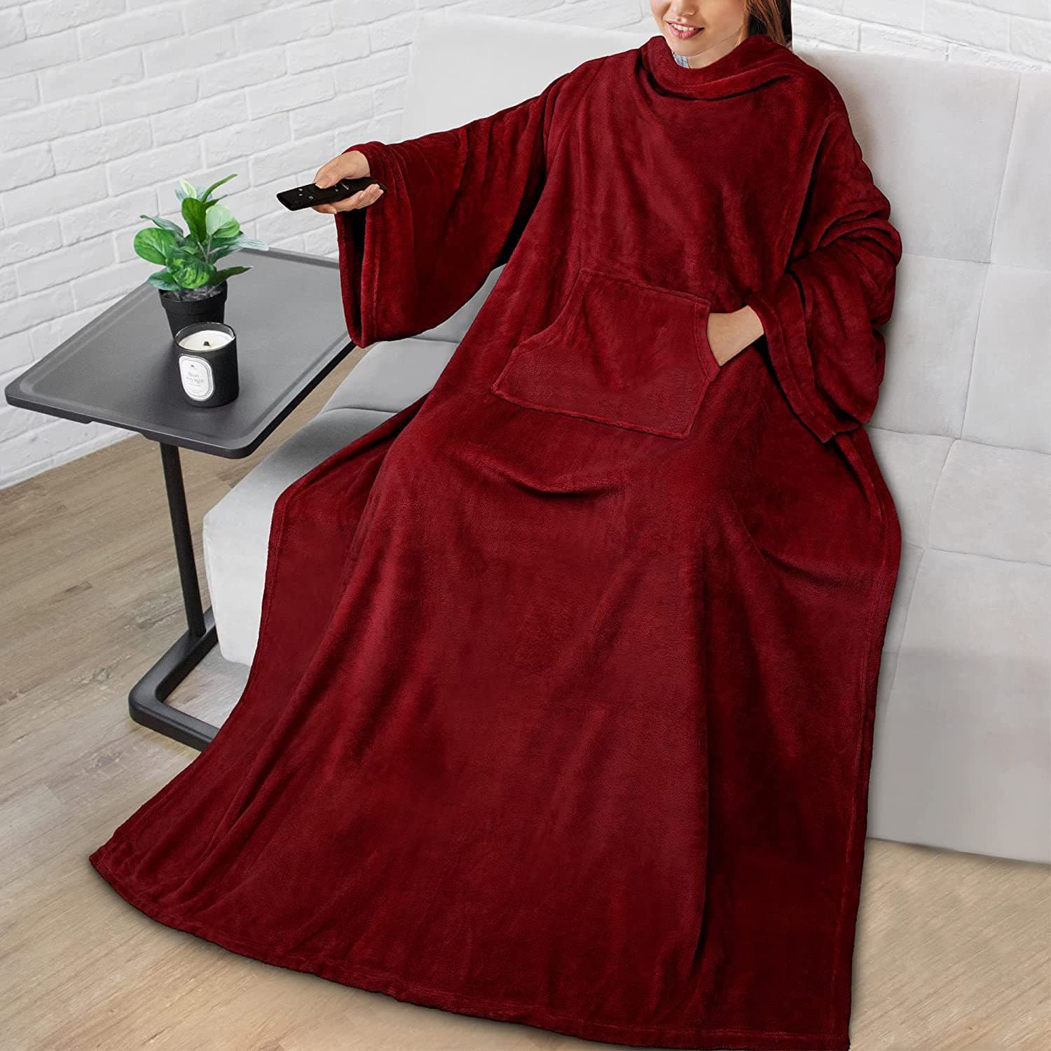 Sleeved Fleece TV Blanket Large Pocket Wearable Anti-Static Flannel Throw